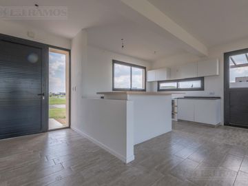 OPORTUNIDAD VENTA CASA San Sebastián A8 MB