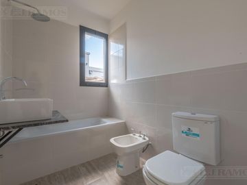 OPORTUNIDAD VENTA CASA San Sebastián A8 MB