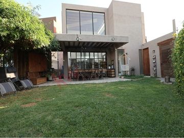 Excelente oportunidad de casa luxury en venta.