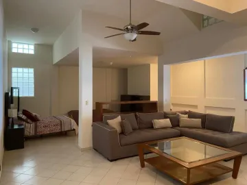 Casa en venta en Colonial La Sierra, San Pedro Garza García, Nuevo León