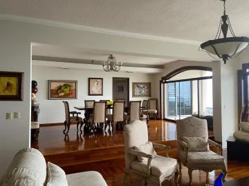 Casa en venta en Colonial La Sierra, San Pedro Garza García, Nuevo León