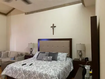 Casa en venta en Colonial La Sierra, San Pedro Garza García, Nuevo León