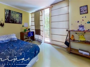Casa en Venta en Casa ubicada en calle Joaquin Cerda, entre Luis Pasteur y Av Manquehue Norte