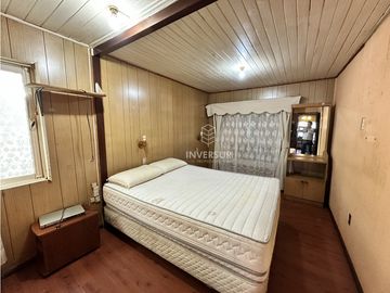 AMPLIA CASA HABITACIONAL O COMERCIAL EN VILLA DON MAX VALDIVIA