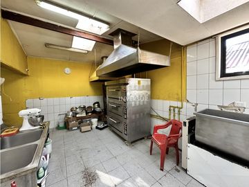 AMPLIA CASA HABITACIONAL O COMERCIAL EN VILLA DON MAX VALDIVIA