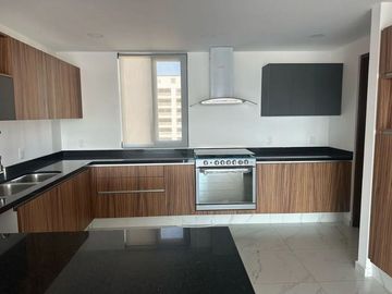 Renta Departamento Zona Esmeralda