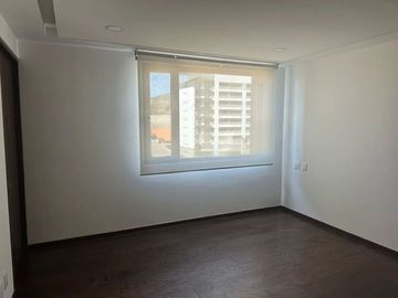 Renta Departamento Zona Esmeralda