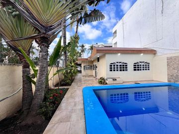 CASA DE UN SOLO NIVEL CON ALBERCA EN ZONA RESIDENCIAL EN MANZANILLO