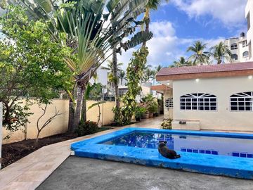 CASA DE UN SOLO NIVEL CON ALBERCA EN ZONA RESIDENCIAL EN MANZANILLO