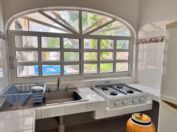 CASA DE UN SOLO NIVEL CON ALBERCA EN ZONA RESIDENCIAL EN MANZANILLO