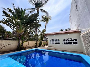 CASA DE UN SOLO NIVEL CON ALBERCA EN ZONA RESIDENCIAL EN MANZANILLO