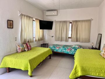 CASA DE UN SOLO NIVEL CON ALBERCA EN ZONA RESIDENCIAL EN MANZANILLO