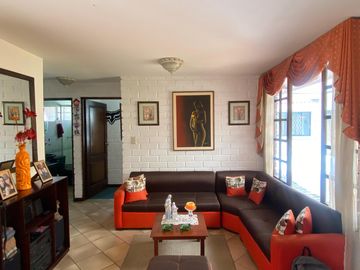 HERMOSA CASA EN VENTA, SECTOR UDA
