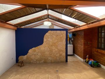 HERMOSA CASA EN VENTA, SECTOR UDA