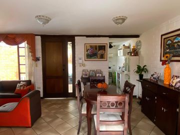 HERMOSA CASA EN VENTA, SECTOR UDA