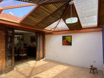 HERMOSA CASA EN VENTA, SECTOR UDA