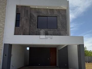 Casa en condominio en venta en Villas Coloniales, Apodaca, Nuevo León