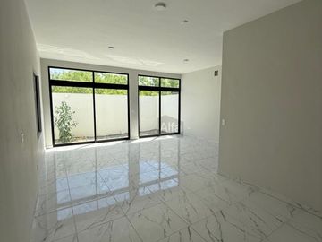 Casa en condominio en venta en Villas Coloniales, Apodaca, Nuevo León