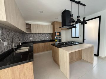 Casa en Venta Fraccionamiento San Pieri , atrás de Plaza San Diego