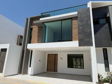 Casa en Venta Fraccionamiento San Pieri , atrás de Plaza San Diego