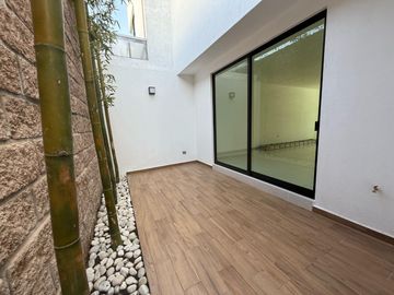Casa en Venta Fraccionamiento San Pieri , atrás de Plaza San Diego
