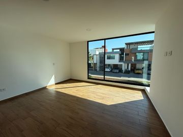 Casa en Venta Fraccionamiento San Pieri , atrás de Plaza San Diego