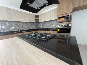 Casa en Venta Fraccionamiento San Pieri , atrás de Plaza San Diego
