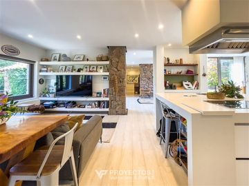Casa en Venta en Sta Maria Manquehue, Vitacura