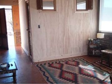 OPORTUNIDAD! PARCELA EN QUEBRADA, CON CASA RÚSTICA