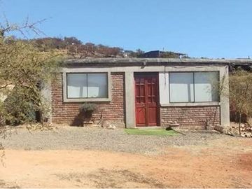OPORTUNIDAD! PARCELA EN QUEBRADA, CON CASA RÚSTICA