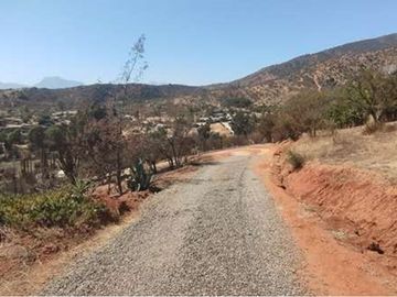 OPORTUNIDAD! PARCELA EN QUEBRADA, CON CASA RÚSTICA