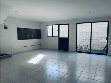 CASA EN VENTA EN MINERAL DE LA REFORMA, 10 MIN DE UAEH