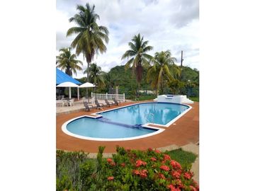 FINCA EN VENTA CONDOMINIO EL PARAISO MELGAR