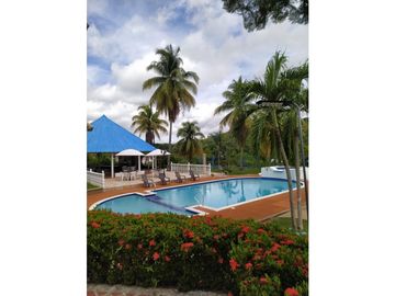 FINCA EN VENTA CONDOMINIO EL PARAISO MELGAR