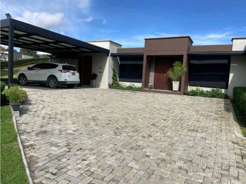 Hermosa Casa Campestre La Ceja 2500m2 💰2300 Mill