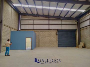 Se Renta Bodega 300 m2 en Blvd. Insurgentes, Tijuana