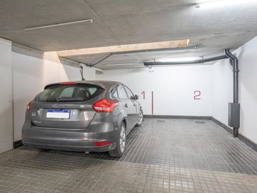 Venta departamento dúplex dos dormitorios con terraza exclusiva y cochera zona rio