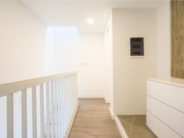 Venta departamento dúplex dos dormitorios con terraza exclusiva y cochera zona rio