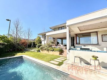 CASA EN CONDOMINIO CERRADO / SAN CARLOS DE APOQUINDO