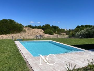 Casa en venta en Costa Esmeralda, a estrenar en entorno tranquilo