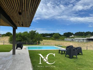 Casa en venta en Costa Esmeralda, a estrenar en entorno tranquilo