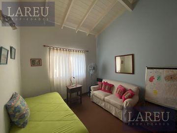Casa en el Barrio La Casualidad, Pilar