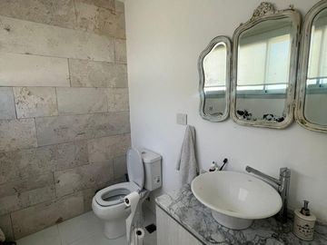 Venta Espectacular Casa a La Laguna en Los Alisos Nordelta Tigre