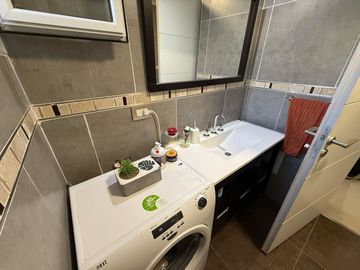 VENDE CASA GERENCIAL BARRIO  MANZANOS  3 DORMITORIOS