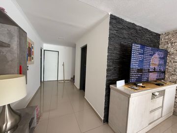 VENDE CASA GERENCIAL BARRIO  MANZANOS  3 DORMITORIOS