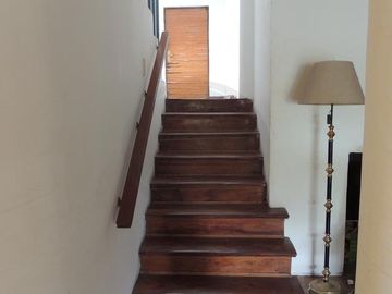 Casa 6 ambientes con parque y piscina en venta -  Saavedra