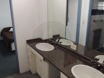 Casa 6 ambientes con parque y piscina en venta -  Saavedra