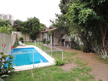 Casa 6 ambientes con parque y piscina en venta -  Saavedra