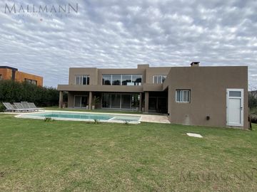 Venta casa 5 dormitorios La Berlina, Pilara