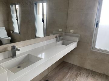 Venta casa 5 dormitorios La Berlina, Pilara